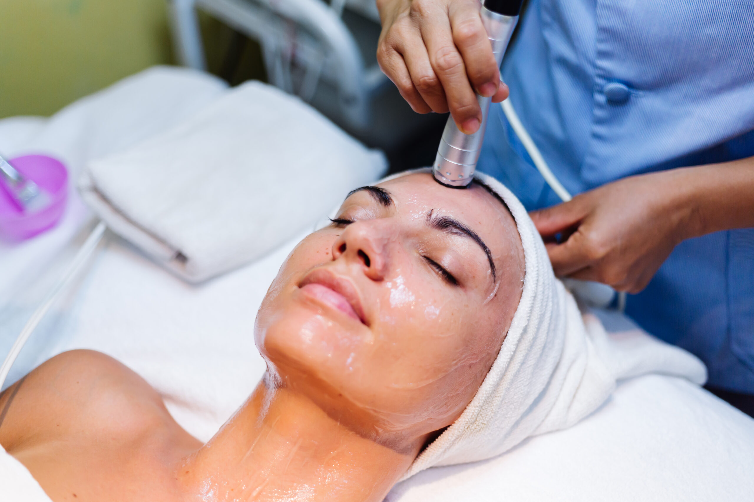 young-woman-lying-cosmetologist-s-table-rejuvenation-procedure (1)